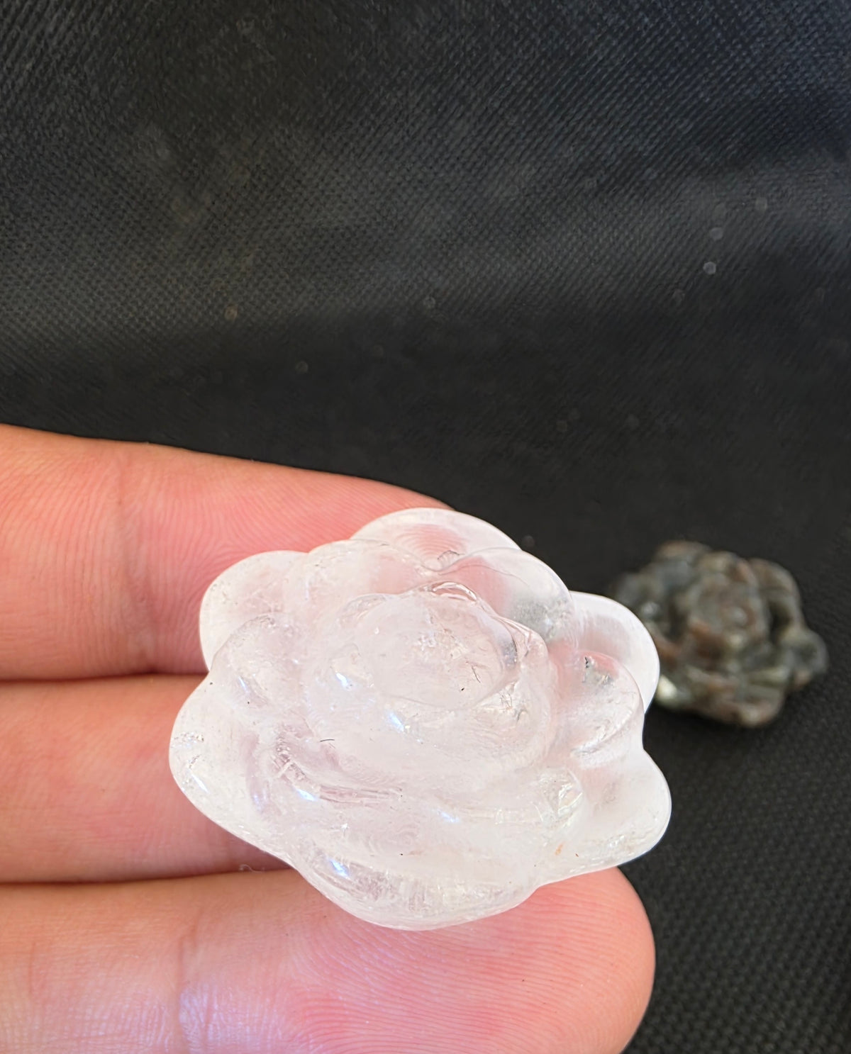 Hand-Carved Crystal Rose Flower Carvings – 2.7cm Mini Gemstone Blooms