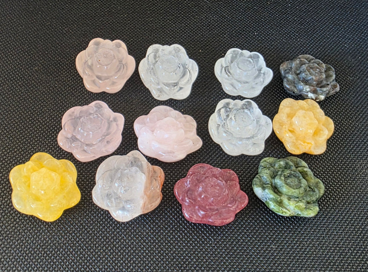 Hand-Carved Crystal Rose Flower Carvings – 2.7cm Mini Gemstone Blooms