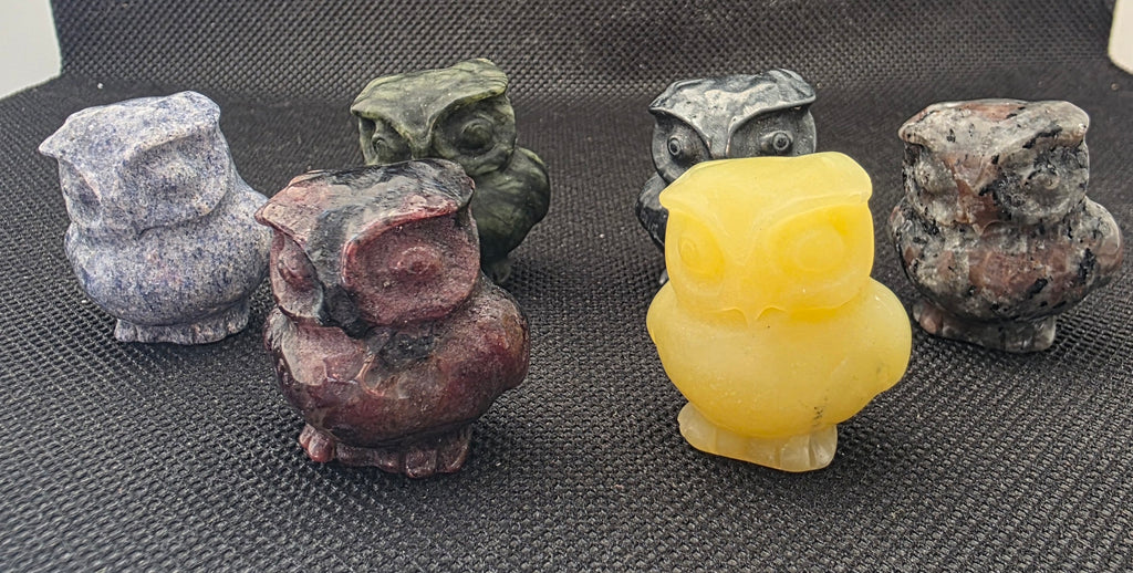 Mini Crystal Owl Carvings – 2.6cm Pocket Crystals