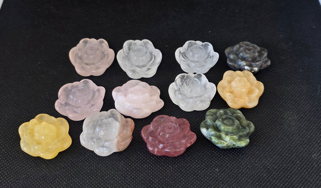 Hand-Carved Crystal Rose Flower Carvings – 2.7cm Mini Gemstone Blooms