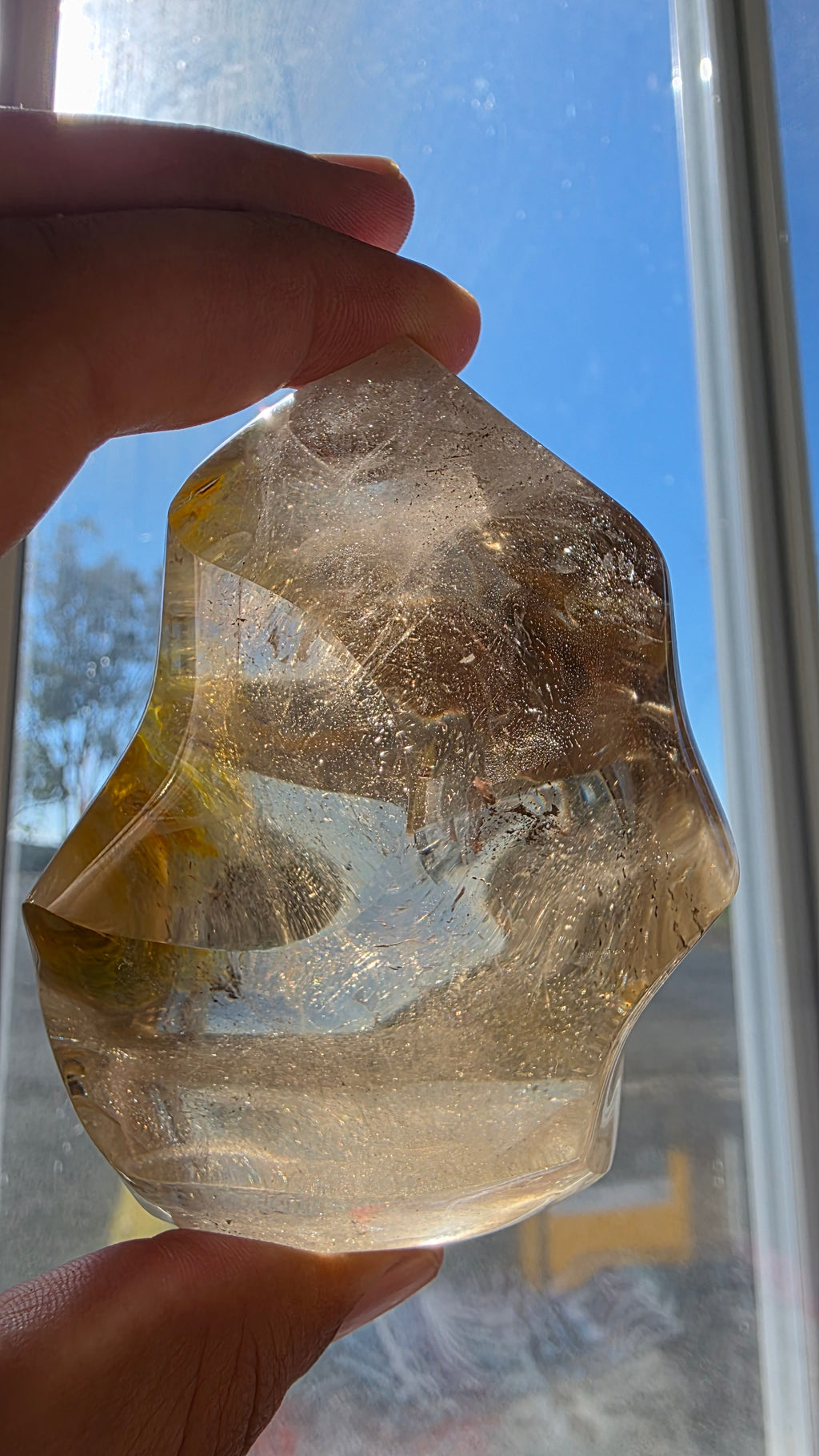 Natural Smokey Quartz Flame Carving – Grounding Crystal Decor (9x6cm, 422g)