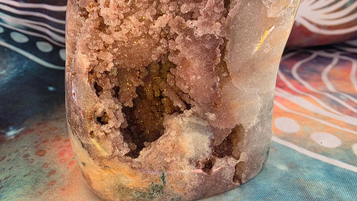 Natural Pink Amethyst Freeform Specimen with Deep Druzy Pocket – Ethically Sourced from Brazil (433g)