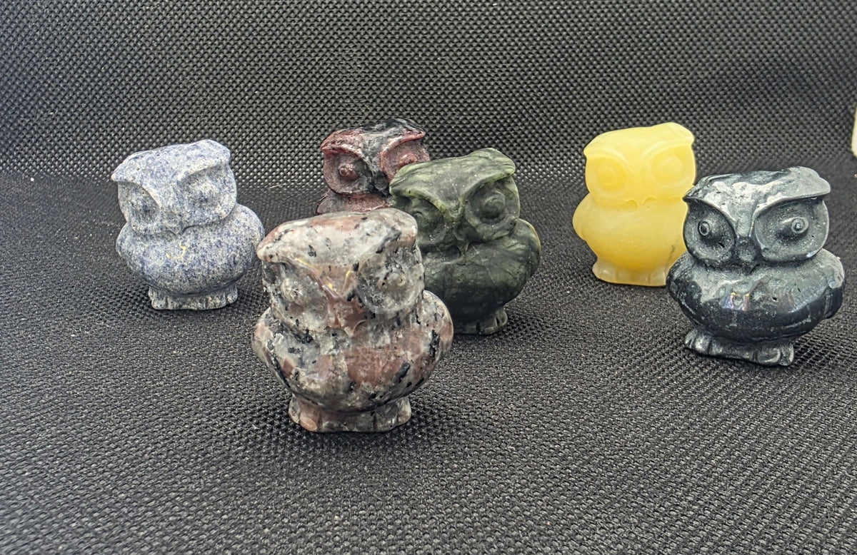 Mini Crystal Owl Carvings – 2.6cm Pocket Crystals