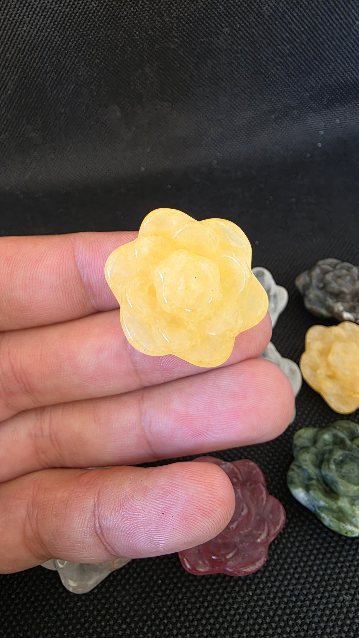 Hand-Carved Crystal Rose Flower Carvings – 2.7cm Mini Gemstone Blooms