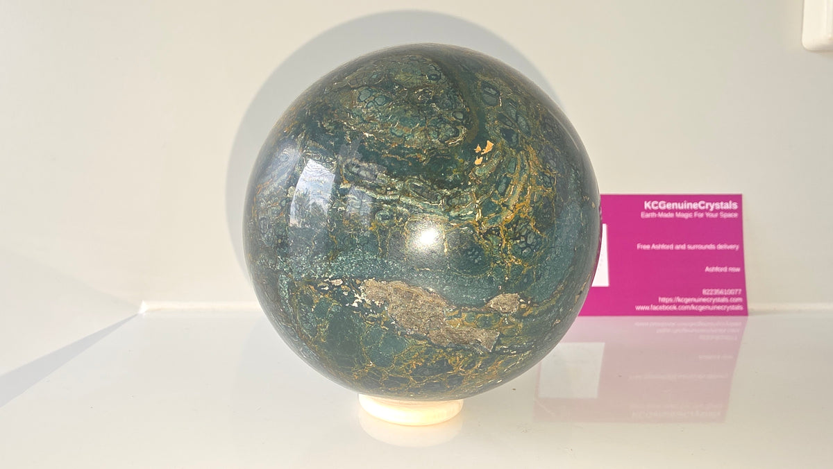 Large Ocean Jasper Sphere – Polished Deep Green & Earthy Ribbon Orbicular Stone (8.7cm, 1.04kg)