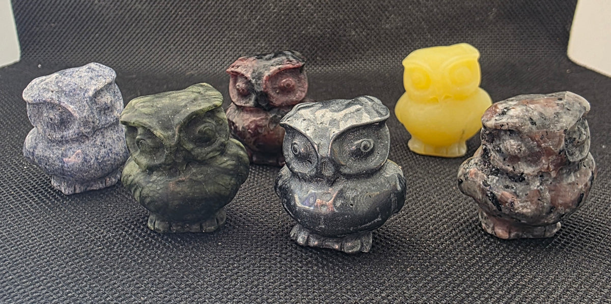 Mini Crystal Owl Carvings – 2.6cm Pocket Crystals
