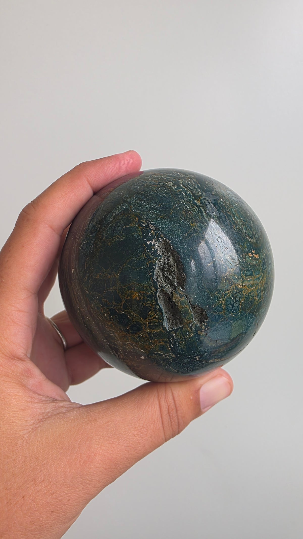 Large Ocean Jasper Sphere – Polished Deep Green & Earthy Ribbon Orbicular Stone (8.7cm, 1.04kg)