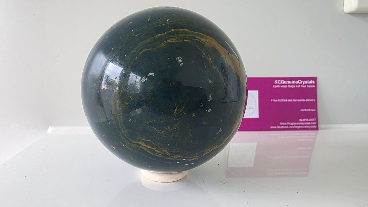 Large Ocean Jasper Sphere – Polished Deep Green & Earthy Ribbon Orbicular Stone (8.7cm, 1.04kg)