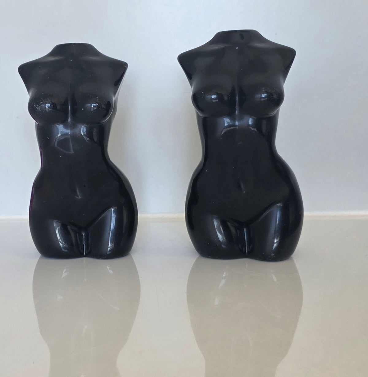 Hand-Carved Black Obsidian Body Goddess Sculpture – 15cm